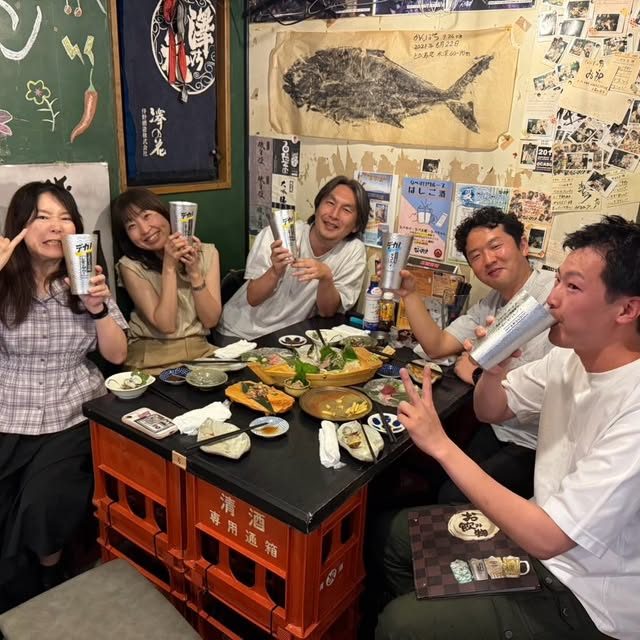 こんにちは(*ˊᗜˋ*) ﾉ 昨日もご来店ありがとうございます☺️ 最近はほんとに暑くなってきましたね…🫠 8月9月まだ気温が上がると考えると…怖いですね😱 そんなジメジメと暑い日本の夏に負けないくらいの元気と笑顔で皆様をお出迎えしていこう｜飲み食い横丁なべすけ 公式Instagram