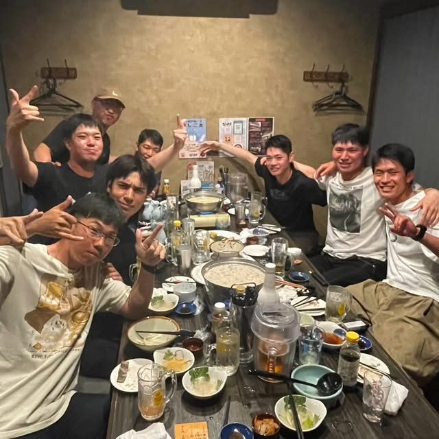 こんにちは(*ˊᗜˋ*) ノ 昨日もご来店ありがとうございます☺️ 久しぶりに葉生姜が入荷しましたよ〜😁 最近どんどん気温が上がっていますからね…🫠 サッパリといきましょう!甘口の日本酒と合わせてマイルドに頂いちゃってください😆 本日も皆様|飲み食い横丁なべすけ 公式Instagram
