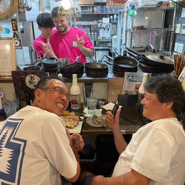 こんにちは(*ˊᗜˋ*) ノ 昨日もご来店ありがとうございます☺️ しらすピザはじめました〜大葉と海苔を乗っけて和風な感じに( *´꒳`*)これは病みつきになりますよ〜🤭是非食べてみてくださいね〜😊 本日も皆様のご来店心よりおまちしておりま|飲み食い横丁なべすけ 公式Instagram