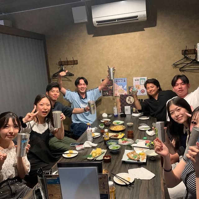 こんにちは(*ˊᗜˋ*) ノ 昨日もご来店ありがとうございます☺️ 今日は御殿場の夏祭りですねぇ〜👘🏮✨ 皆さん熱中症、脱水症状に気をつけながら楽しんでくださいね〜😊 そしてお祭りが終わりましたら是非なべすけに飲み直しに来てくださいませ!!|飲み食い横丁なべすけ 公式Instagram