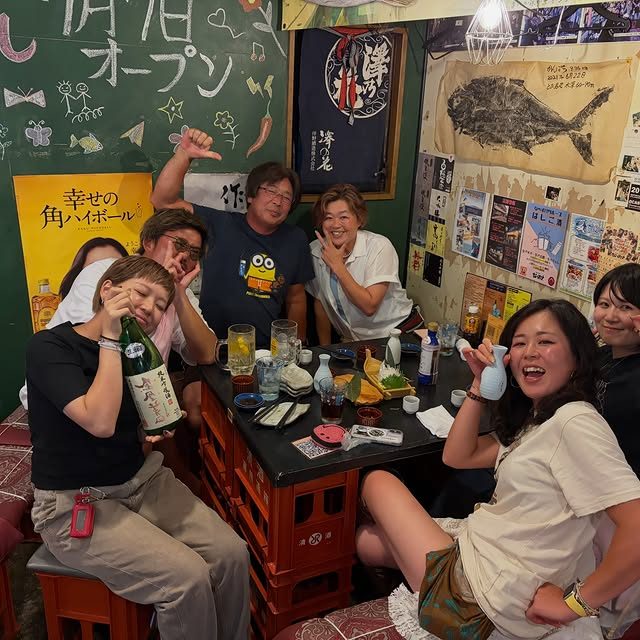 こんにちは(*ˊᗜˋ*) ノ 昨日もご来店ありがとうございます☺️ 皆様昨日のお祭りは頼めましたでしょうか?途中で土砂降りになったみたいで…(*´﹏`)今日も夕方から雨が降りそうな空模様ですね、ゲリラ豪雨が多くなっているのでそんな時はなべす|飲み食い横丁なべすけ 公式Instagram